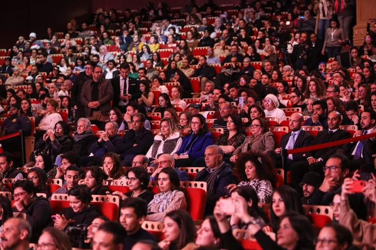 تونسي يطلب يد حبيبته على المسرح