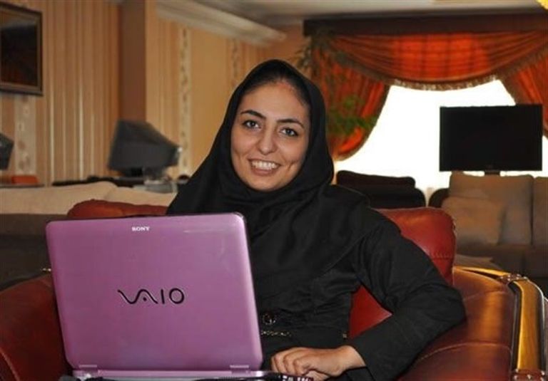 عاطفة أحمدي بطلة رياضة التزلج الإيرانية - أرشيفية