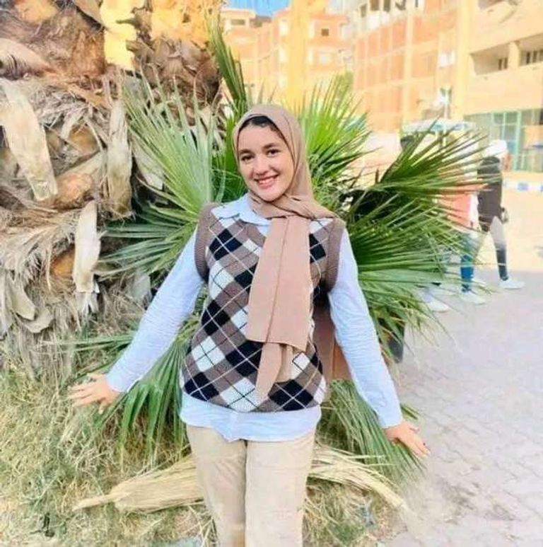 الطالبة المصرية دنيا لؤي