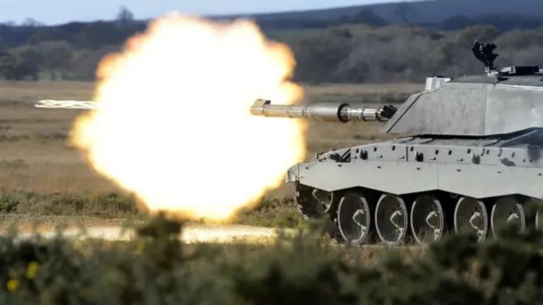 دبابة تشالنجر 2 البريطانية