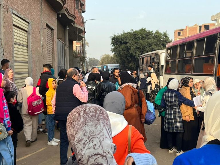 أهالي قرية مصرية ينظمون رحلة إلى معرض الكتاب