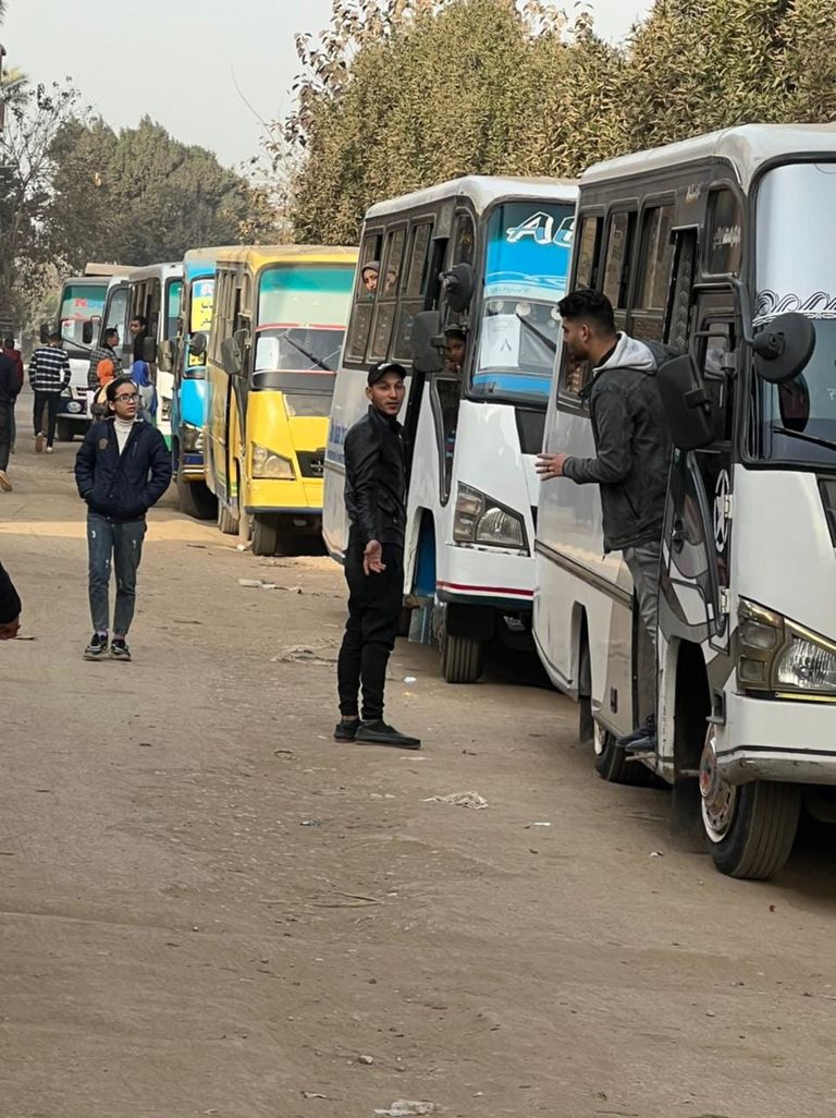 أهالي قرية مصرية ينظمون رحلة إلى معرض الكتاب