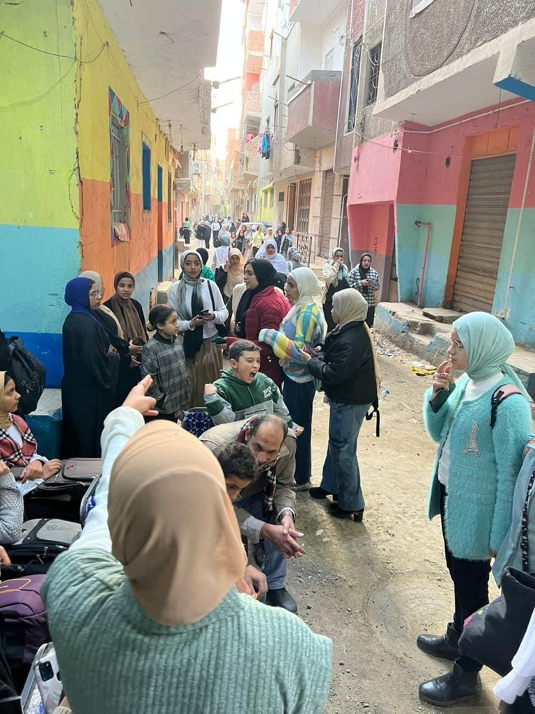 أهالي قرية مصرية ينظمون رحلة إلى معرض الكتاب