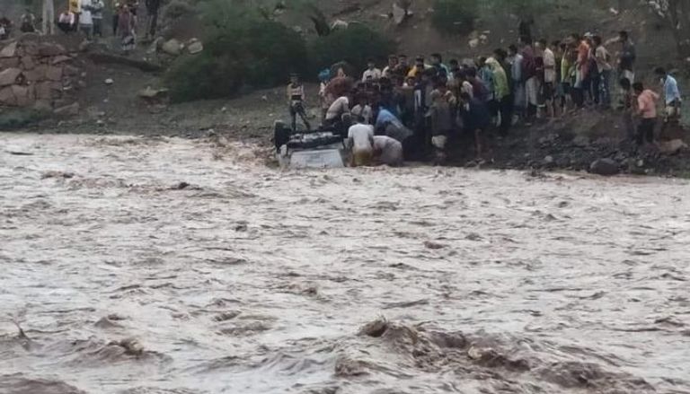 مصرع 10 أطفال في غرق قارب بباكستان