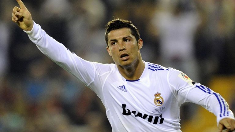 كريستيانو رونالدو أسطورة ريال مدريد ضد برشلونة - أرشيفية صدام جديد بين بنزيما وليفاندوفسكي