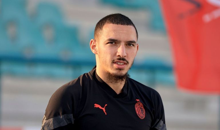 إسماعيل بن ناصر لاعب وسط ميلان