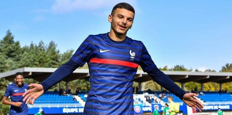 بدر الدين بوعناني بقميص منتخب فرنسا بدر الدين بوعناني