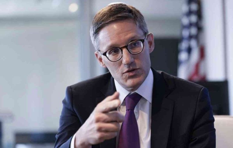 مستشار الخارجية الأمريكية ديريك شوليه