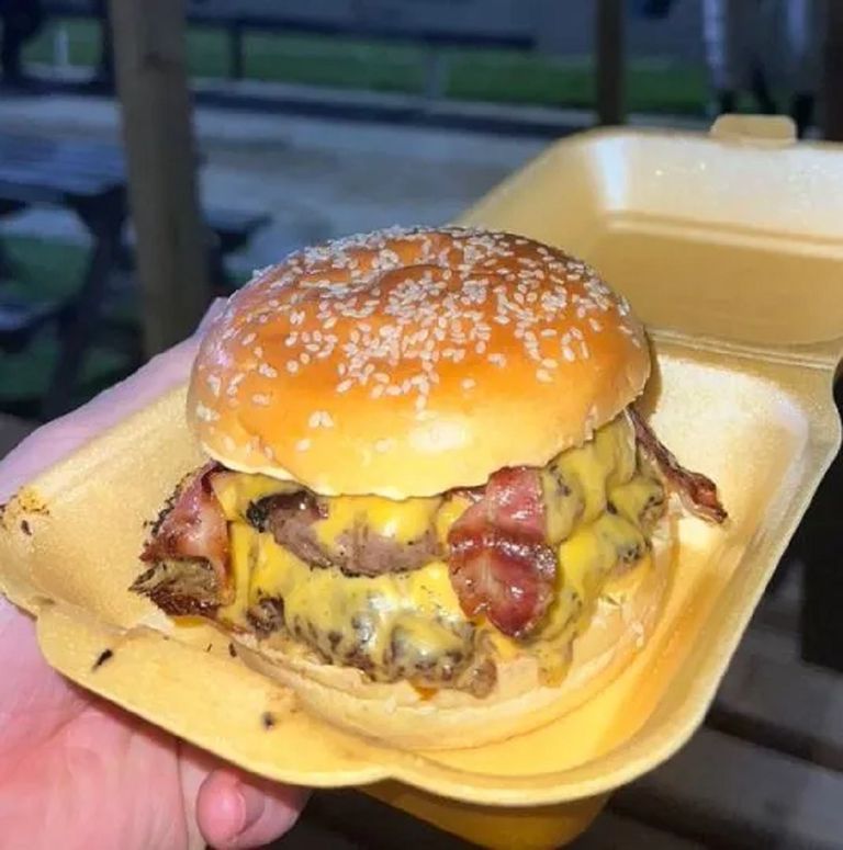 فريق أشتون تاون