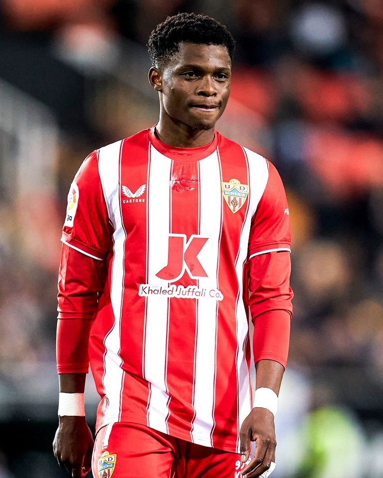 رامزي رامازاني أول لاعب يصنع 3 أهداف لألميريا في مباراة واحدة بالدوري الإسباني لويس سواريز في مباراة ألميريا وغرناطة في الدوري الإسباني