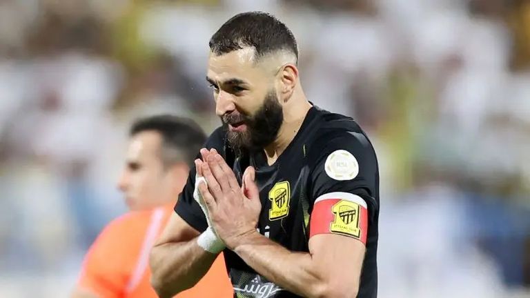 كريم بنزيما مهاجم الاتحاد