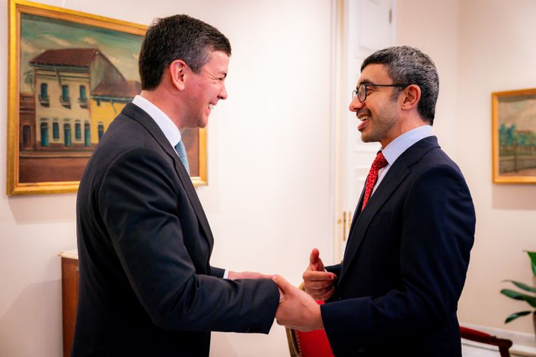 الشيخ عبدالله بن زايد آل نهيان ورئيس الباراغواي 