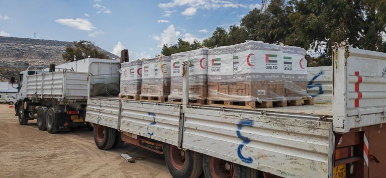 فريق الهلال الأحمر الإماراتي يواصل جهوده الإغاثية في درنة الليبية