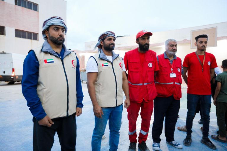 فريق الهلال الأحمر الإماراتي يواصل جهوده الإغاثية في درنة الليبية