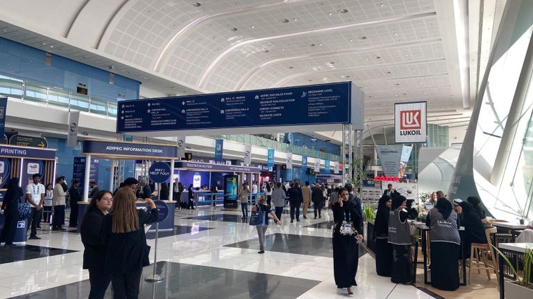 الشيخ منصور بن زايد آل نهيان يفتتح معرض ومؤتمر 