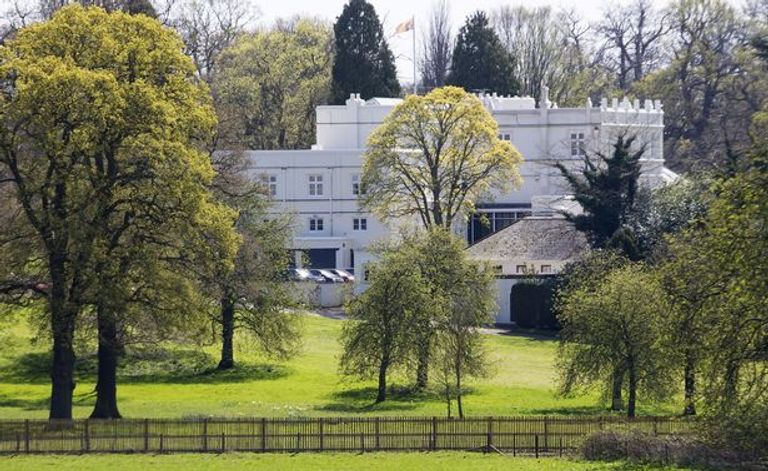 تشارلز وأندرو