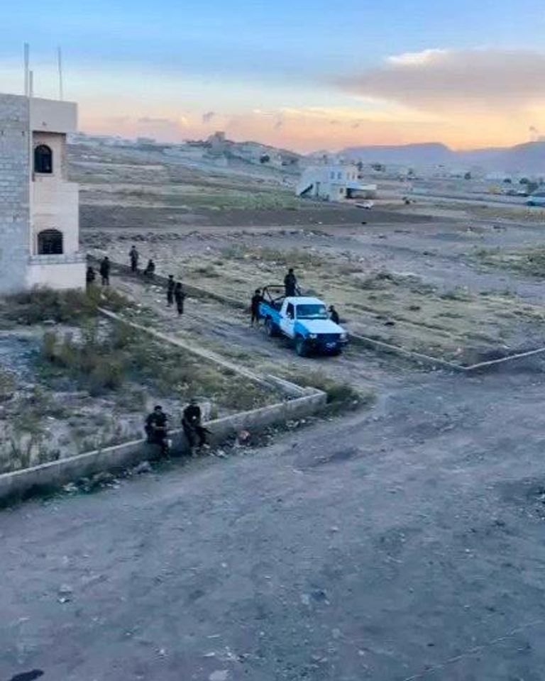 الشاعر والقيادي الحوثي محمد حسين الجرموزي