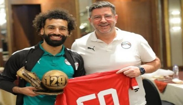 محمد صلاح مع روي فيتوريا 