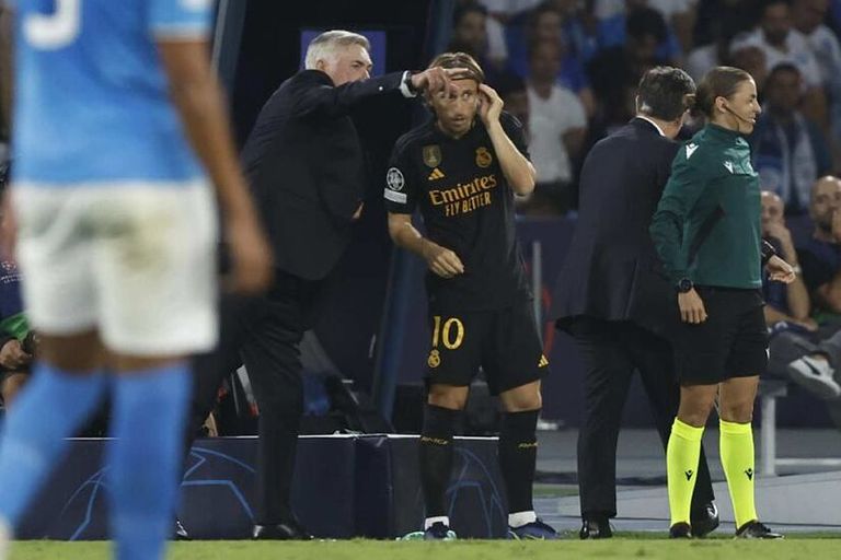 مودريتش وأنشيلوتي كارلو أنشيلوتي مدرب ريال مدريد