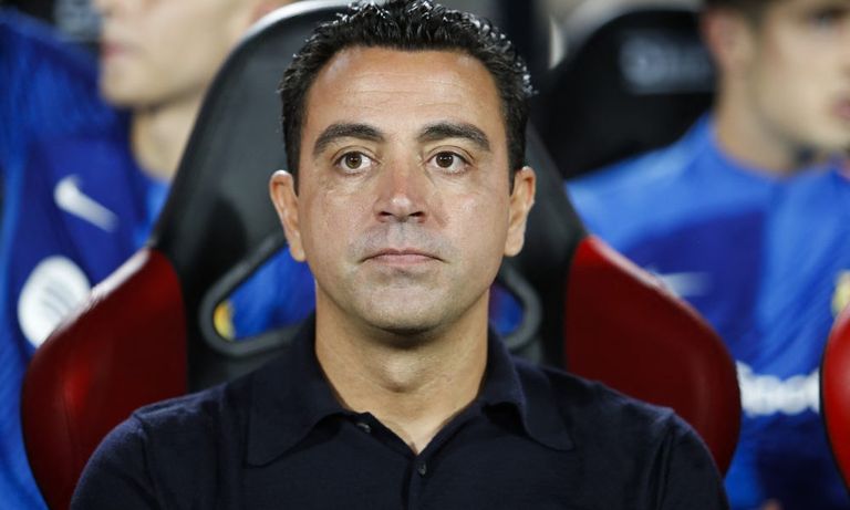 تشافي هيرنانديز مدرب برشلونة من مباراة نيوكاسل ضد باريس سان جيرمان