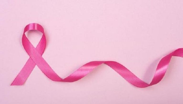 الشريط الوردي يعبر عن التضامن مع مريضات سرطان الثدي