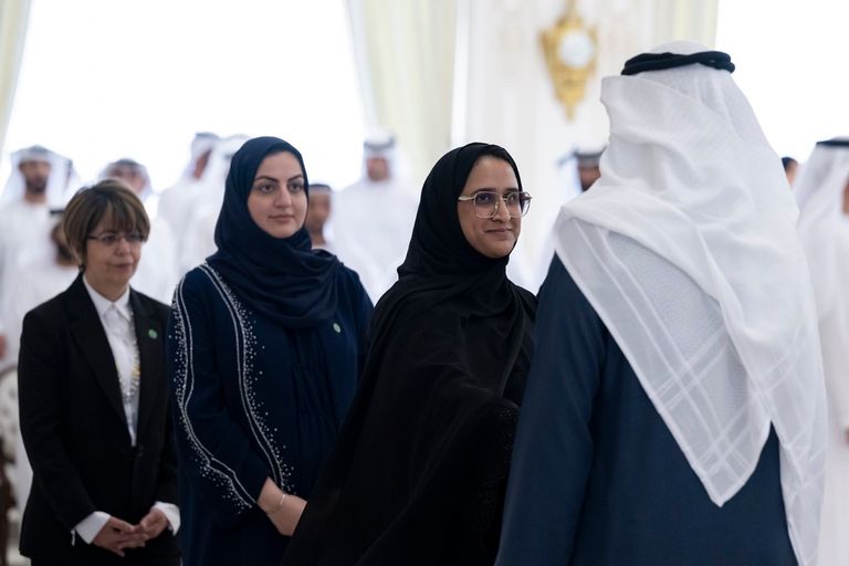 الشيخ محمد بن زايد آل نهيان رئيس دولة الإمارات بصحبة الوفد