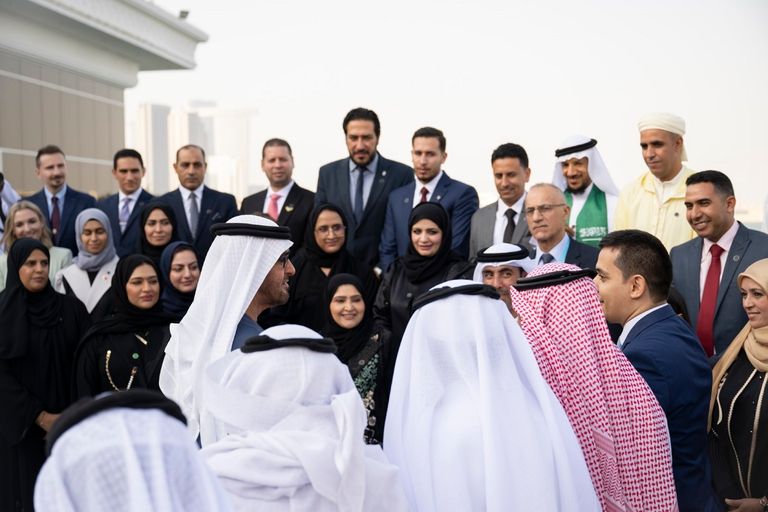 الشيخ محمد بن زايد آل نهيان رئيس دولة الإمارات بصحبة الوفد