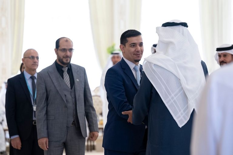 الشيخ محمد بن زايد آل نهيان رئيس دولة الإمارات بصحبة الوفد