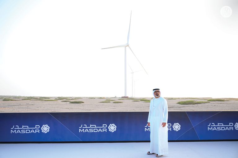 الشيخ خالد بن محمد بن زايد آل نهيان خلال حفل تدشين المشروع