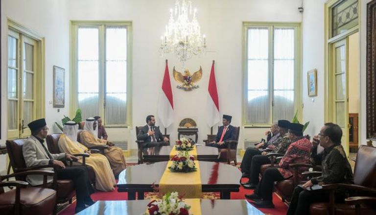الرئيس الإندونيسي يستقبل وفد مجلس حكماء المسلمين