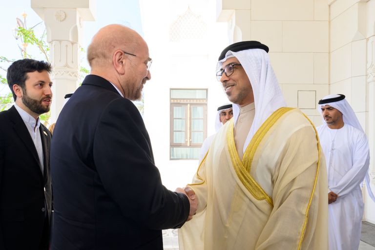 الشيخ منصور بن زايد آل نهيان ومحمد باقر قاليباف