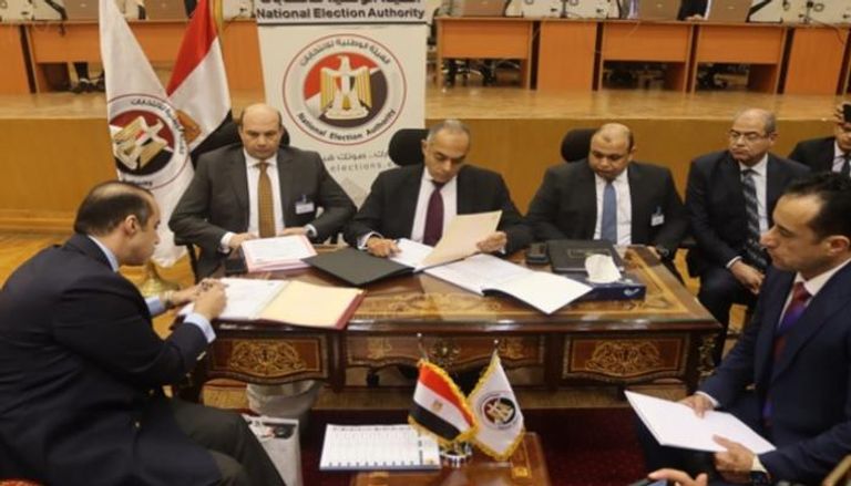 جانب من تقديم أوراق ترشح السيسي