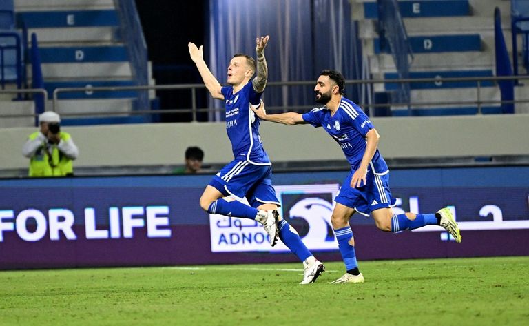 احتفال ميميزيفيتش بهدف مباراة العين والنصر في الدوري الإماراتي من مباراة النصر والعين في الدوري الإماراتي