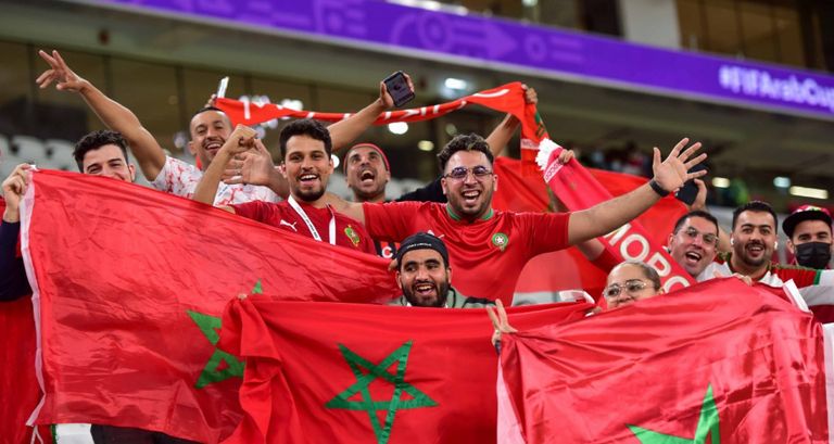 جماهير المغرب حسن ناظر النجم السابق لكرة القدم المغربية