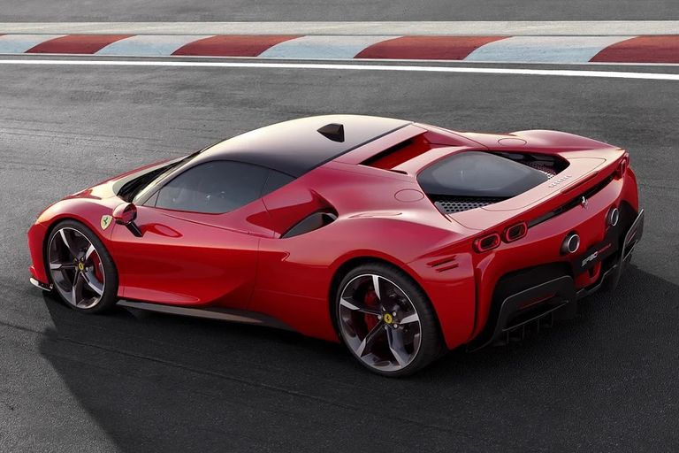 Ferrari SF90 Stradale Lamborghini Revuelto