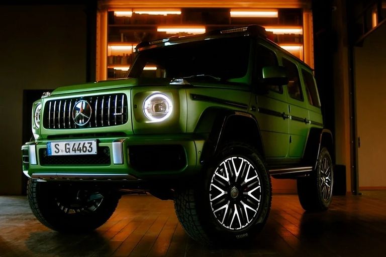 Mercedes-AMG G63 4x4 Squared Ford Bronco Raptor