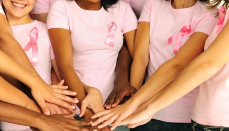 نساء في شهر التوعية بسرطان الثدي
