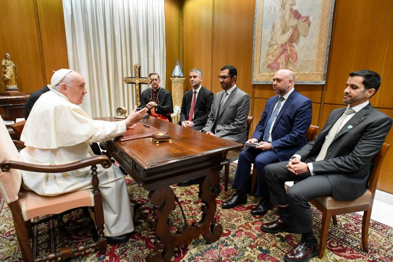 البابا فرنسيس والدكتور سلطان بن أحمد الجابر