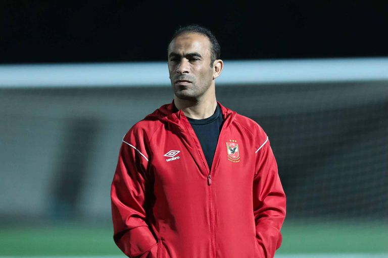 سيد عبدالحفيظ مدير الكرة السابق في الأهلي المصري خالد مرتجي أمين صندوق الأهلي المصري