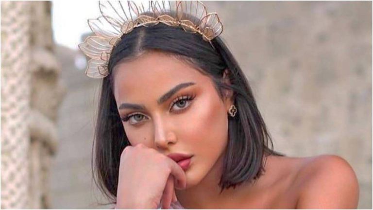 الفاشينستا الكويتية فاطمة المؤمن