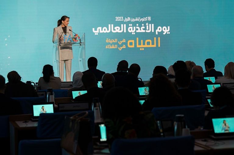 مريم بنت محمد المهيري وزيرة التغير المناخي والبيئة بدولة الإمارات