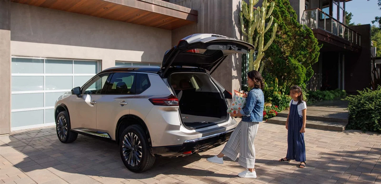 سيارة نيسان روج 2024