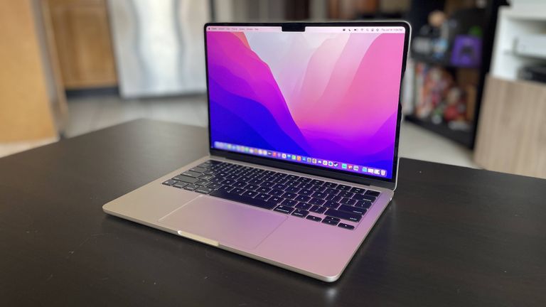 لابتوب MacBook Air (M2)  لابتوب ماك - أرشيفية