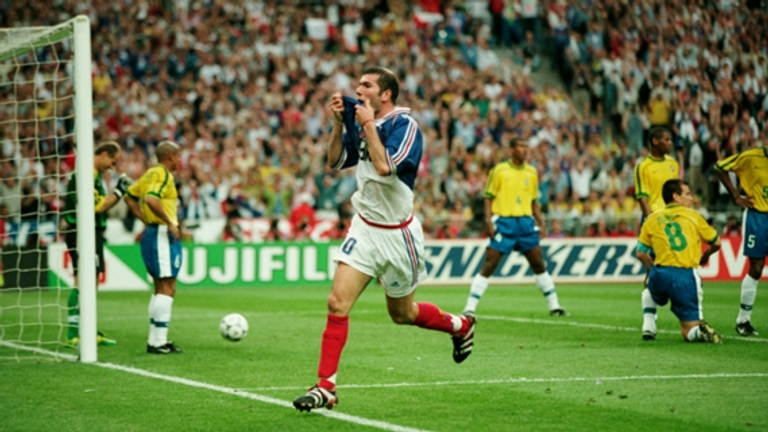 بنجامين بافارد مع نجوم منتخب فرنسا