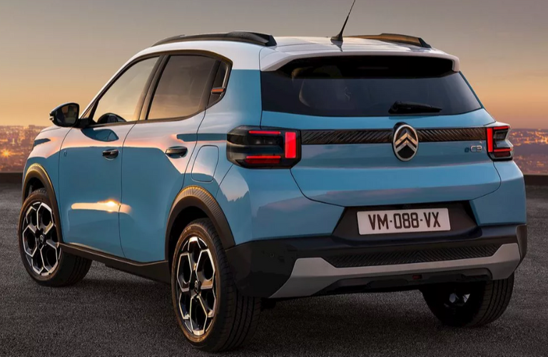 سيارة سيتروين C3 الكهربائية موديل 2024