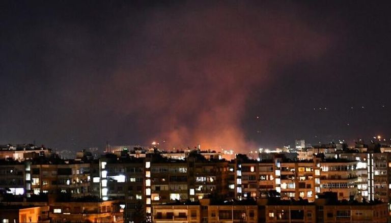 تصاعد الأدخنة جراء قصف إسرائيلي على مواقع في سوريا - أرشيفية