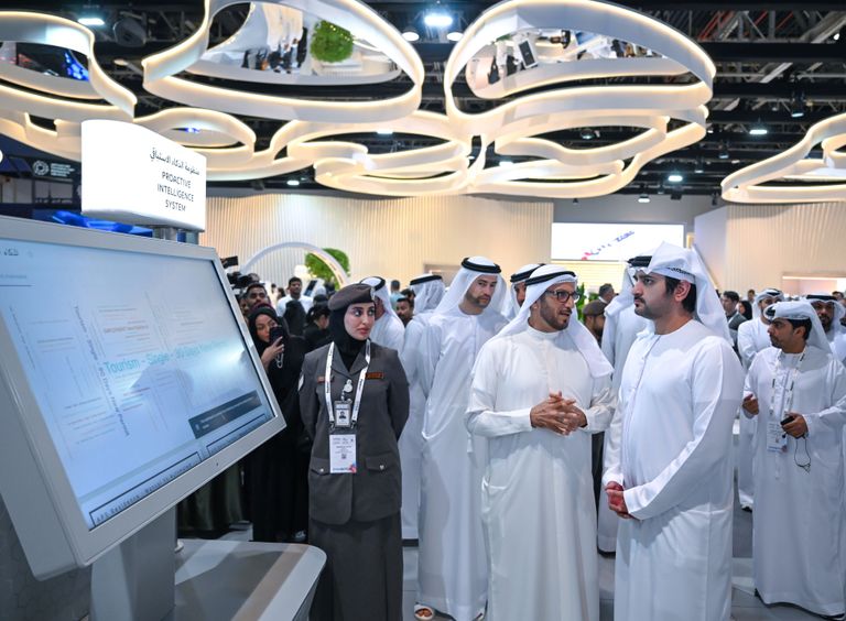 زيارة الشيخ مكتوم بن محمد بن راشد آل مكتوم لمعرض جيتكس