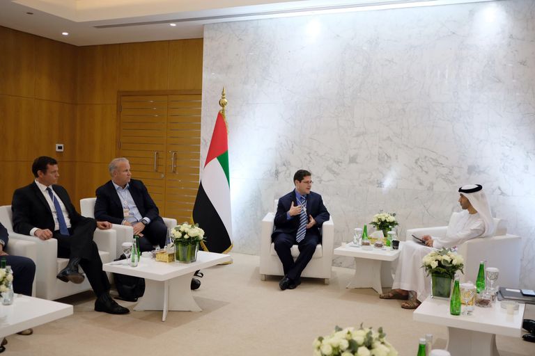 الإمارات تعزز علاقاتها الاقتصادية مع دول مختلفة حول العالم