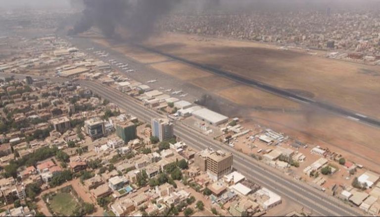 آثار المعارك في العاصمة السودانية الخرطوم - أرشيفية