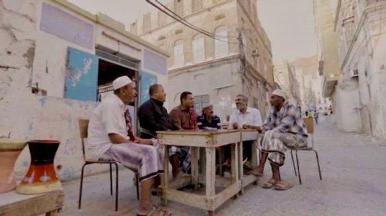 المقاهي ملتقى الأصدقاء في ليالي اليمن